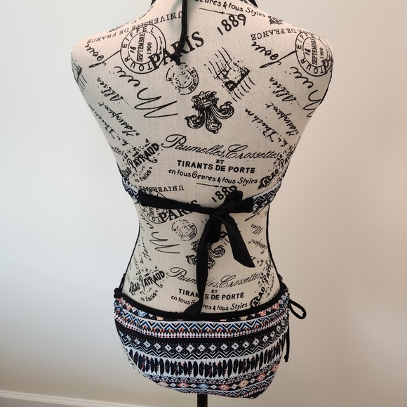 Bikini size large. - Picture 7 of 7